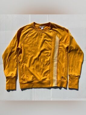 Athleta Triumph Game Point Sweatshirt Yellow Size Medium Women’s
